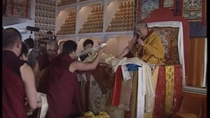 Visite du Dalaï-Lama à Montchardon en 1993